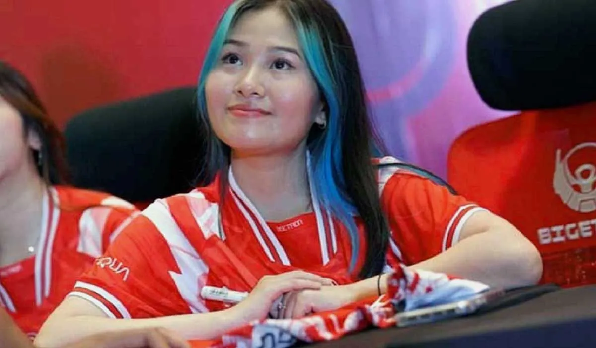 Simak profil & kisah sukses para pro player wanita berprestasi.