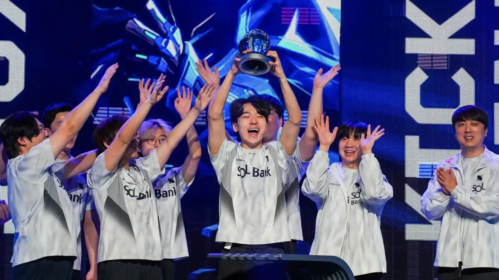 Jangan ketinggalan aksi tim pro Valorant favoritmu!